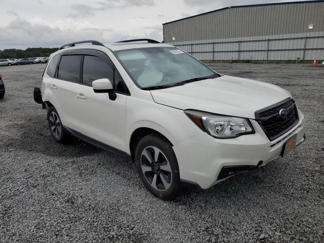 JF2SJAEC2HH401899 - 2017 SUBARU FORESTER 2.5I PREMIUM WHITE photo 4