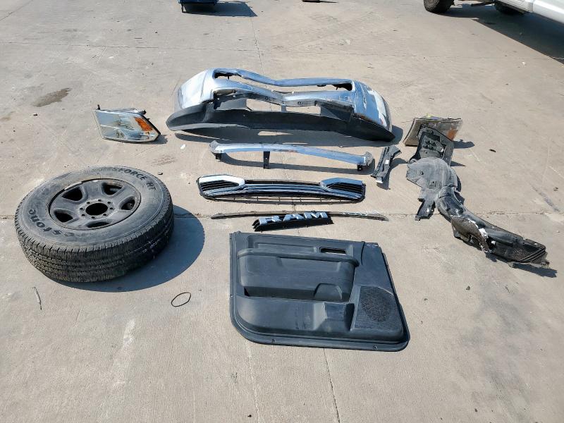 3C6UR5HL1FG655394 - 2015 RAM 2500 ST 白色 照片 12