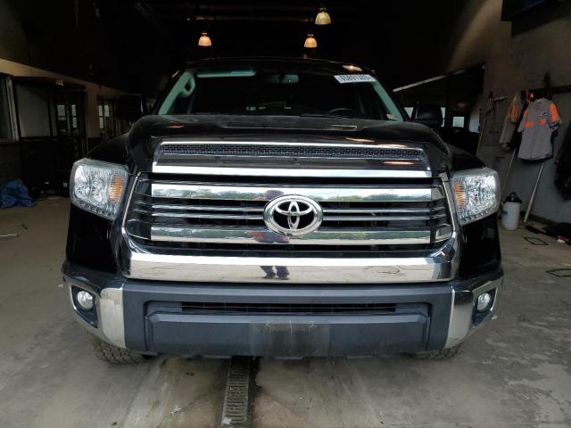 5TFUY5F16HX593972 - 2017 TOYOTA TUNDRA DOUBLE CAB SR/SR5 BLACK photo 5