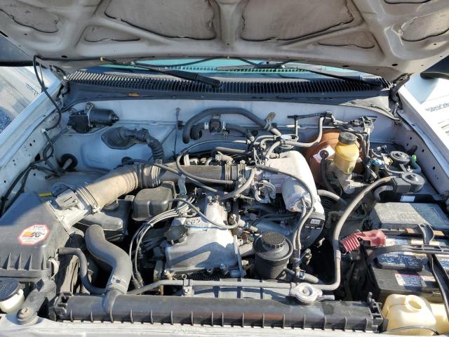 4TANL42N2YZ637830 - 2000 TOYOTA TACOMA SILVER photo 11