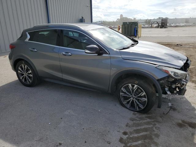 SJKCH5CR0JA052301 - 2018 INFINITI QX30 BASE GRAY photo 4