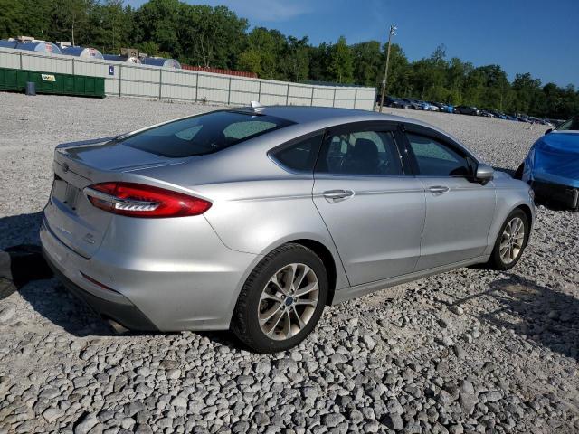 3FA6P0HD2KR135650 - 2019 FORD FUSION SE SILVER photo 3