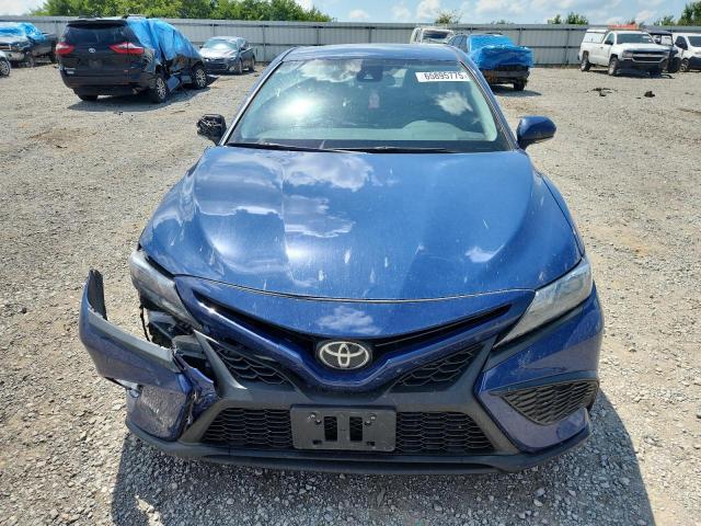 4T1G11AKXPU109906 - 2023 TOYOTA CAMRY SE NIGHT SHADE BLUE photo 5
