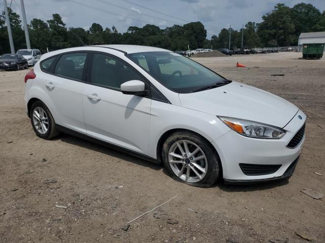 1FADP3K29JL291438 - 2018 FORD FOCUS SE WHITE photo 4