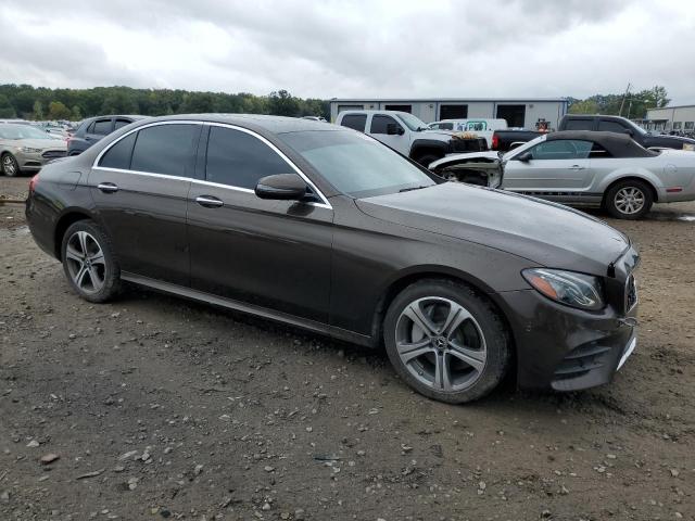 WDDZF4KB0HA231424 - 2017 MERCEDES-BENZ 115 D 300 4MATIC BROWN photo 4