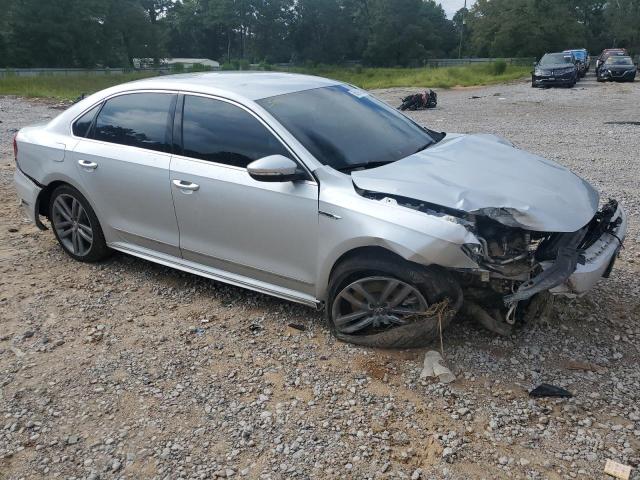1VWDT7A3XHC056027 - 2017 VOLKSWAGEN PASSAT R-LINE Silber Foto 4