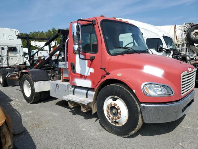 2005 FREIGHTLINER M2 106 MEDIUM DUTY, 