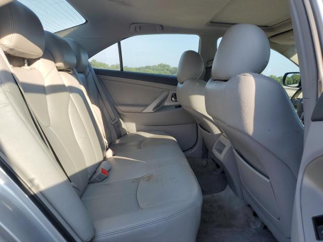 4T1BF3EK6BU203646 - 2011 TOYOTA CAMRY BASE SILVER photo 10