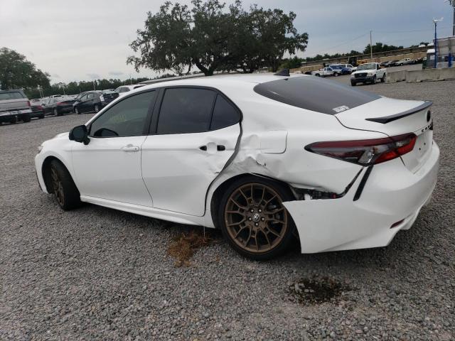 4T1T11AK6PU112803 - 2023 TOYOTA CAMRY SE NIGHT SHADE WHITE photo 2