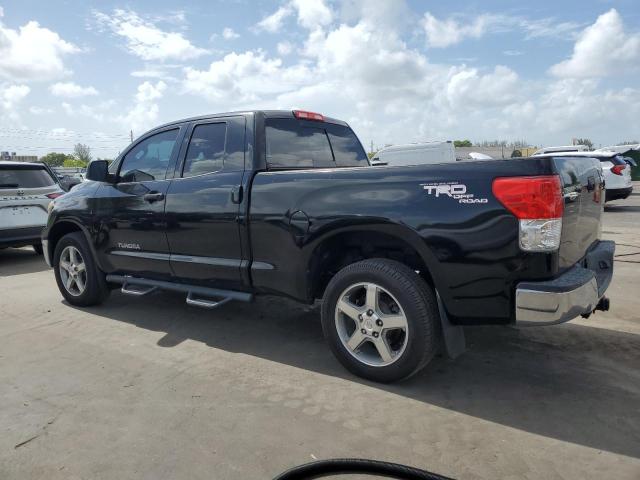 5TFUM5F16BX024557 - 2011 TOYT TUNDRA DOUBLE CAB SR5 BLACK photo 2
