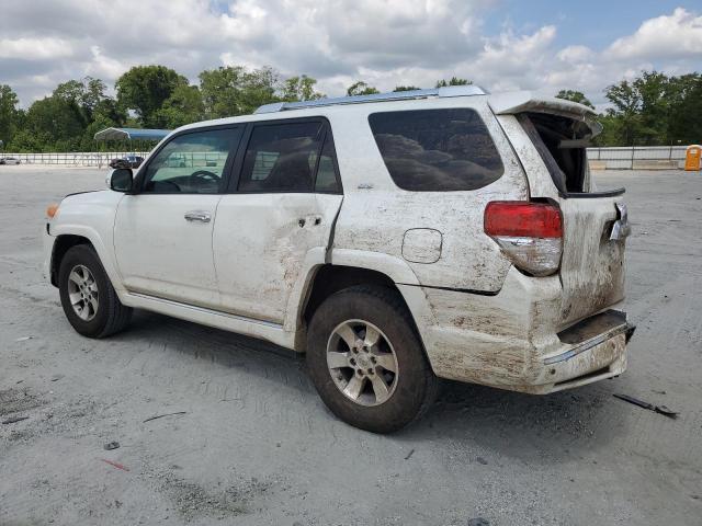 JTEZU5JR3B5026048 - 2011 TOYOTA 4RUNNER SR5 WHITE photo 2