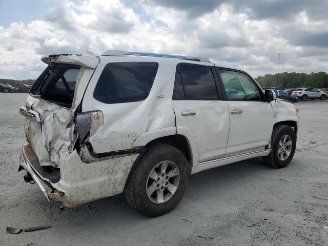 JTEZU5JR3B5026048 - 2011 TOYOTA 4RUNNER SR5 WHITE photo 3