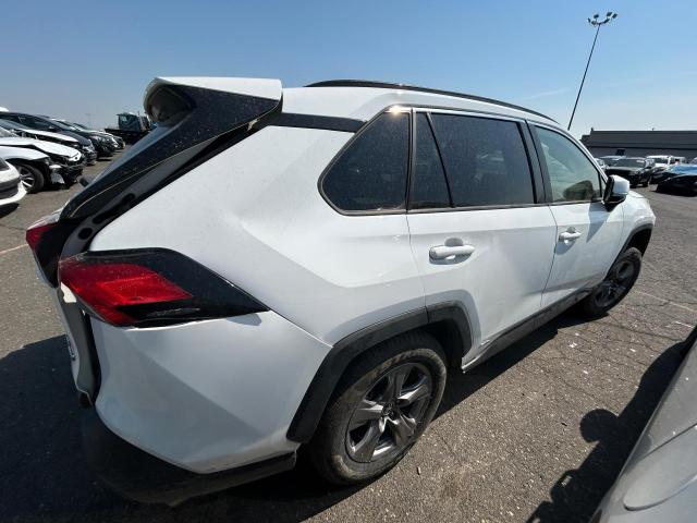 JTMMWRFVXRD246292 - 2024 TOYOTA RAV4 LE თეთრი ფოტო 3