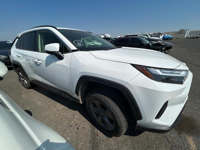 JTMMWRFVXRD246292 - 2024 TOYOTA RAV4 LE თეთრი ფოტო 4