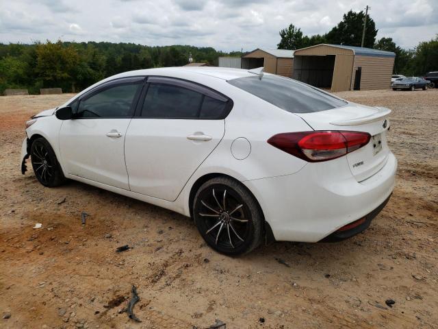 3KPFL4A71JE209650 - 2018 KIA FORTE LX WHITE photo 2