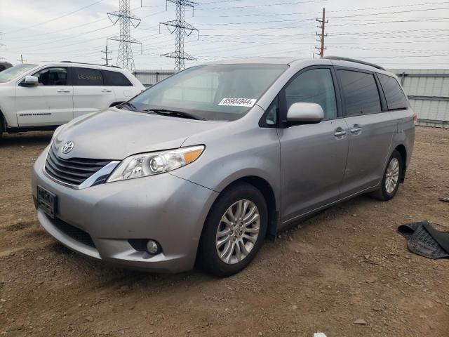 2011 TOYOTA SIENNA XLE, 