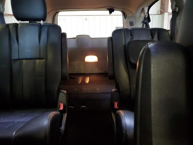 2C4RC1BG6FR711554 - 2015 CHRYSLER TOWN & COU TOURING RED photo 10