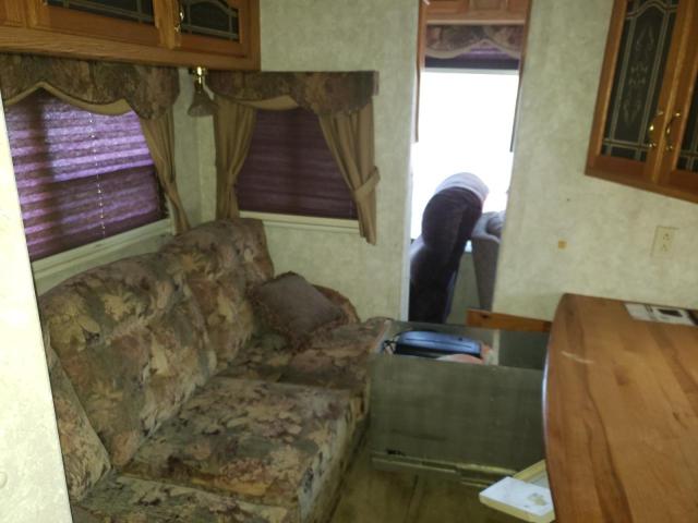 4YDF3572934502540 - 2003 KEYSTONE MONTANA WHITE photo 5