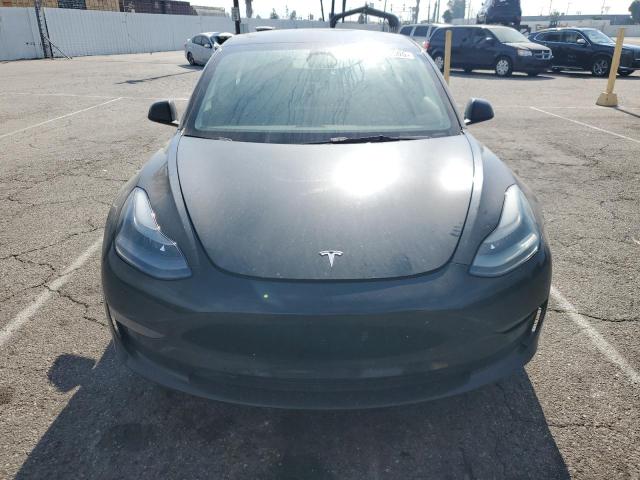 5YJ3E1EA0PF432217 - 2023 TESLA MODEL 3 Schwarz Foto 5