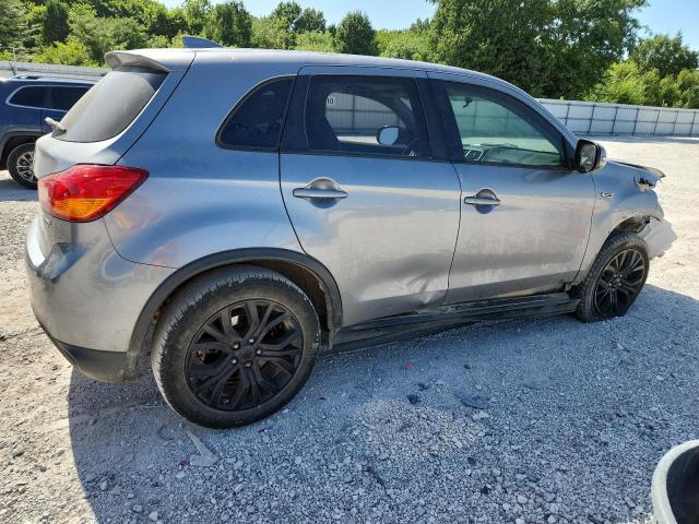 JA4AP3AUXHZ026884 - 2017 MITSUBISHI OUTLANDER ES SILVER photo 3