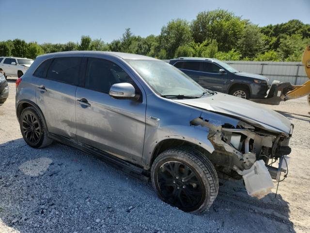 JA4AP3AUXHZ026884 - 2017 MITSUBISHI OUTLANDER ES SILVER photo 4