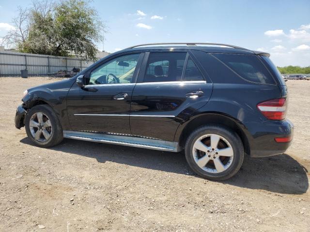 4JGBB8GB2BA722216 - 2011 MERCEDES-BENZ ML 350 4MATIC BLACK photo 2