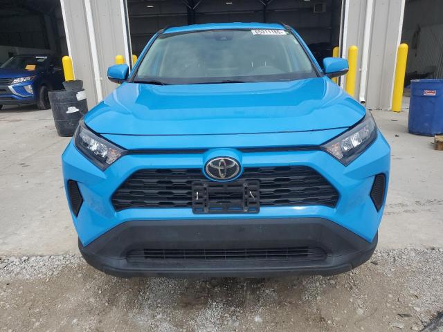 2T3G1RFV2MW196172 - 2021 TOYOTA RAV4 LE 蓝色 照片 5