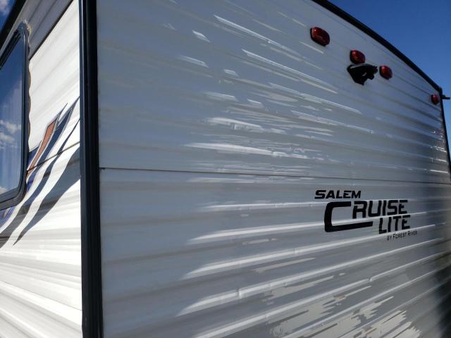 4X4TSMB22J7414977 - 2018 FORR SALEM Weiß Foto 9