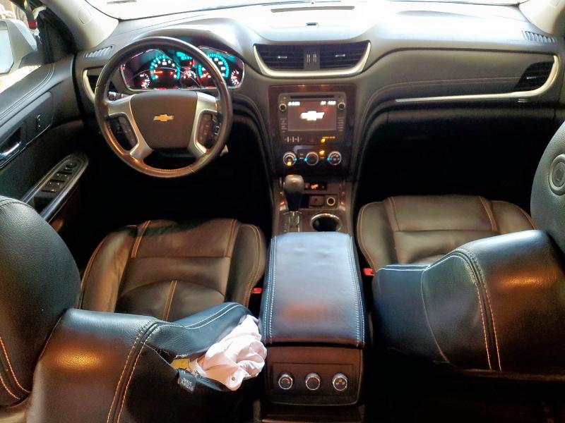 1GNKVGKD8HJ217473 - 2017 CHEVROLET TRAVERSE LT WHITE photo 8