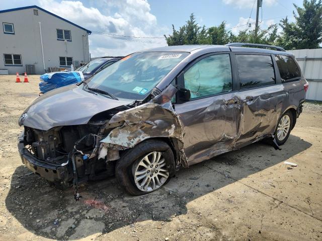 2015 TOYOTA SIENNA XLE, 