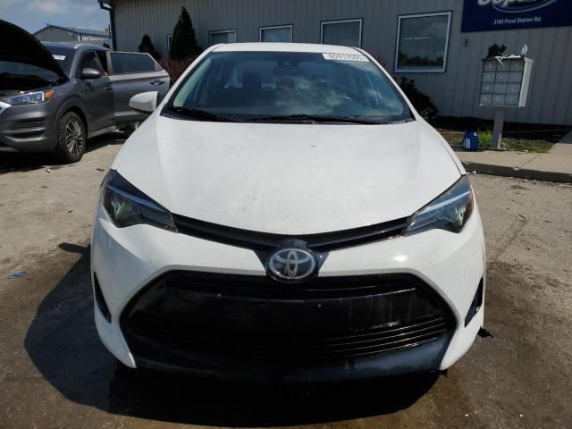 2T1BURHE6JC055657 - 2018 TOYOTA COROLLA L 白色 照片 5