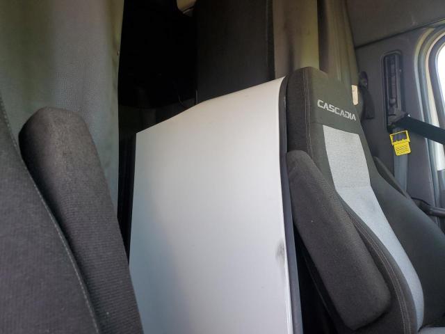 3AKJHHDRXMSMS8048 - 2021 FREIGHTLINER CASCADIA 1 თეთრი ფოტო 6