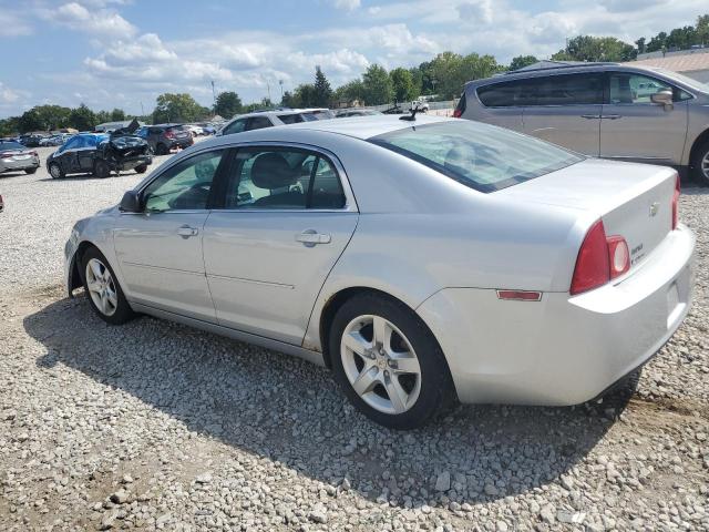 1G1ZB5E11BF177813 - 2011 CHEVROLET MALIBU LS Silber Foto 2