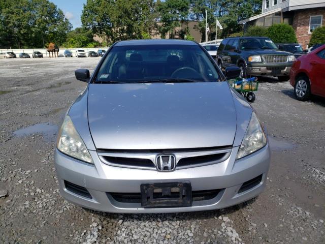 1HGCM56106A112543 - 2006 HONDA ACCORD VALUE SILVER photo 5