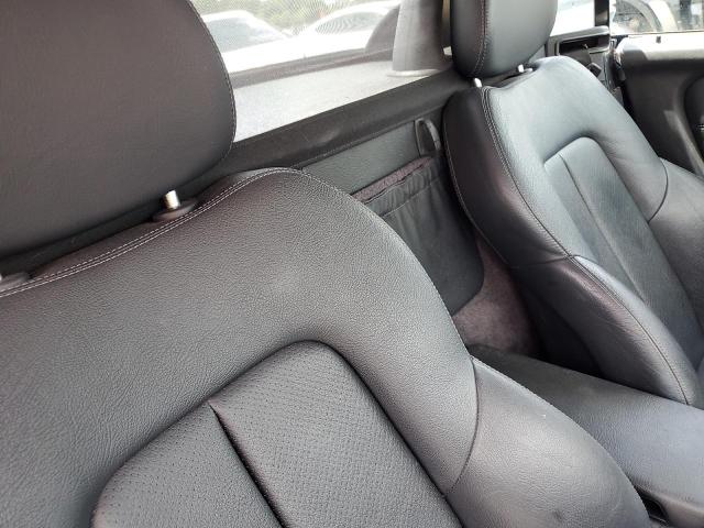 WDBKK65F11F206993 - 2001 MERCEDES-BENZ SLK 320 银色 照片 10