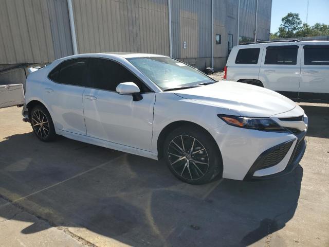 4T1G11AK2PU817745 - 2023 TOYOTA CAMRY SE NIGHT SHADE WHITE photo 4