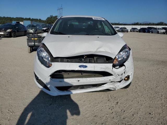 3FADP4BJ0FM164077 - 2015 FORD FIESTA SE თეთრი ფოტო 5