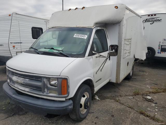 1GBJG31R521235445 - 2002 CHEVROLET EXPRESS G3 WHITE photo 3