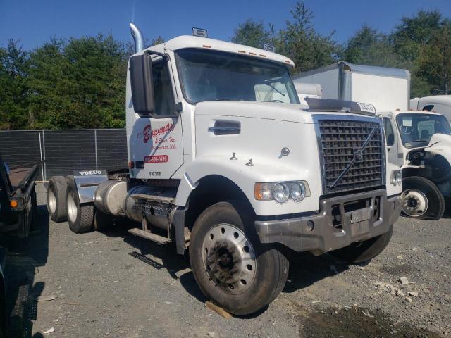 4V4KC9GH46N443378 - 2006 VOLVO VHD WHITE photo 1