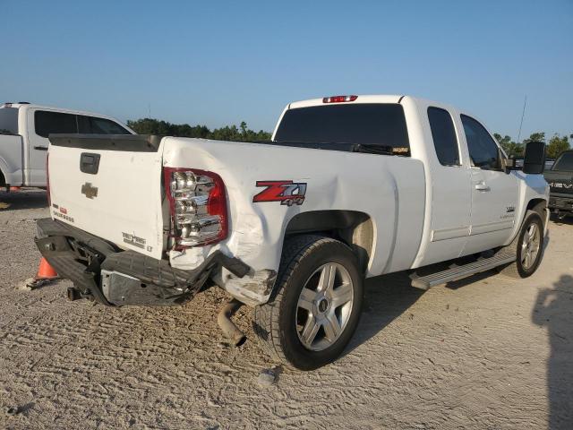 1GCRKSE39BZ184398 - 2011 CHEVROLET SILVERADO K1500 LT WHITE photo 3