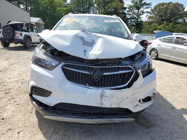 KL4CJASB6JB612248 - 2018 BUICK ENCORE PREFERRED WHITE photo 5