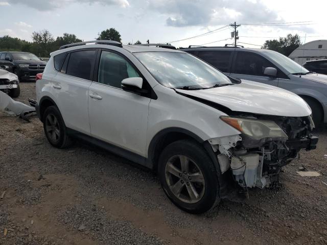 2T3WFREV5FW166259 - 2015 TOYOTA RAV4 XLE WHITE photo 4