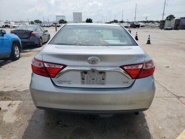4T1BF1FK0HU323535 - 2017 TOYOTA CAMRY LE 银色 照片 6