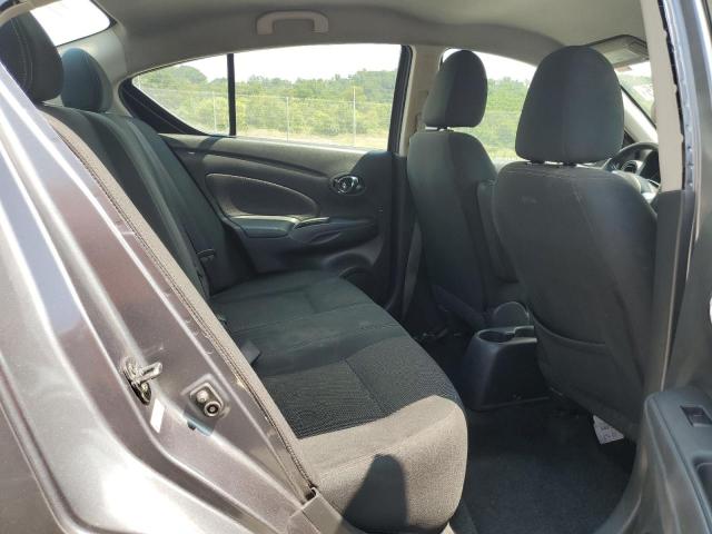 3N1CN7AP2KL859568 - 2019 NISSAN VERSA S ნაცრისფერი ფოტო 10