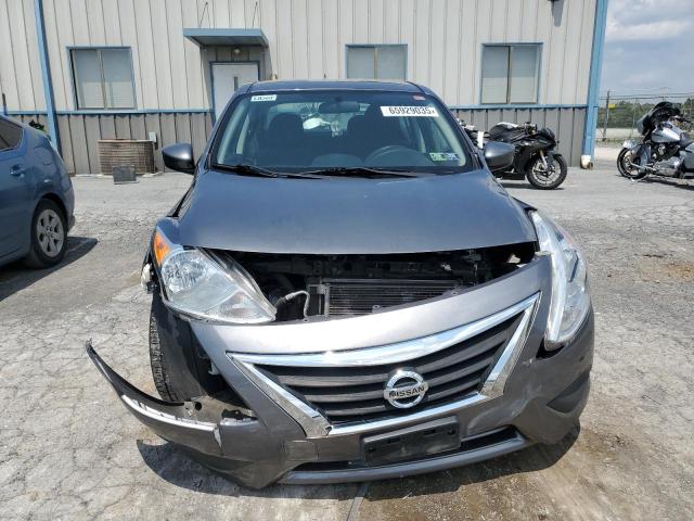 3N1CN7AP2KL859568 - 2019 NISSAN VERSA S ნაცრისფერი ფოტო 5