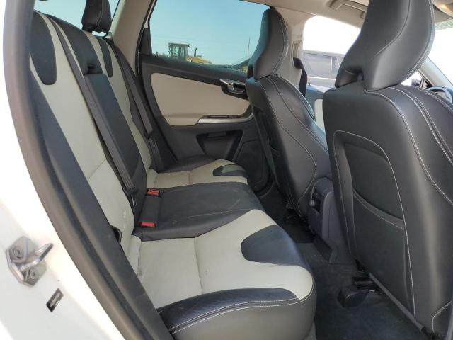 YV440MDR7H2130033 - 2017 VOLVO XC60 T5 DYNAMIC თეთრი ფოტო 11