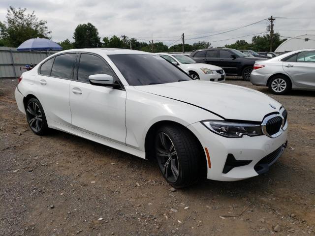 3MW5R7J00N8C23877 - 2022 BMW 330XI WHITE photo 4