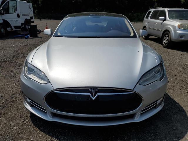 5YJSA1H16EFP38161 - 2014 TESLA MODEL S Gümüş foto 5