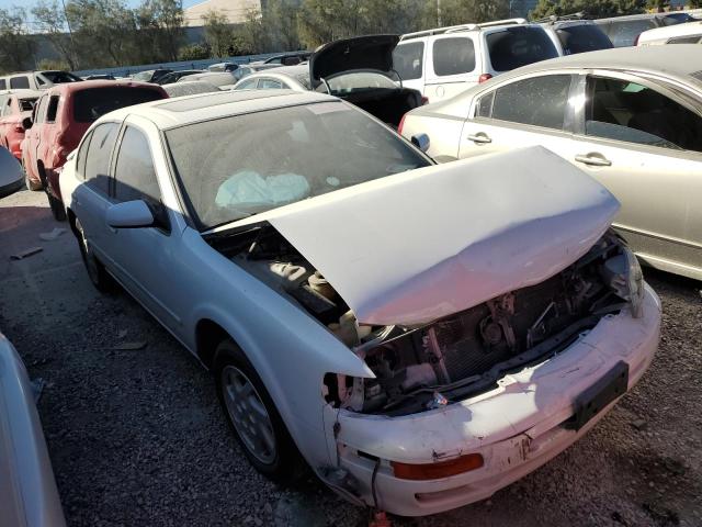 JN1CA21D0VT818862 - 1997 NISSAN MAXIMA GLE WHITE photo 4