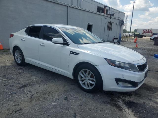 KNAGM4A72D5439969 - 2013 KIA OPTIMA LX WHITE photo 4